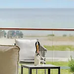 2 Bedroom Cozy In