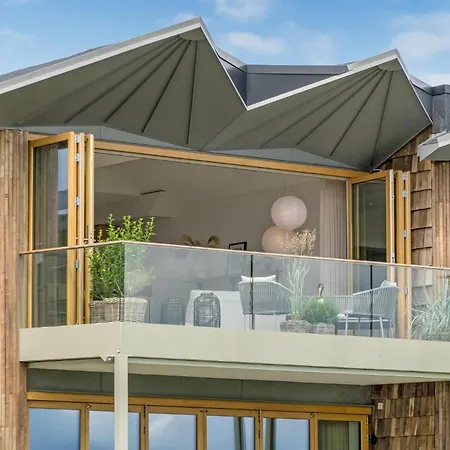 Amazing In With House Sea View Apartment