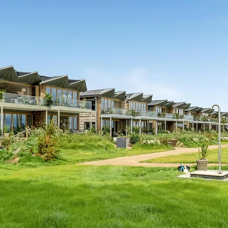 Amazing In With House Sea View Apartment