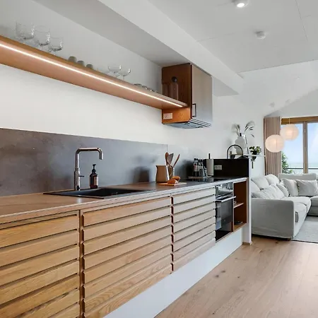 2 Bedroom Cozy In Lägenhet Kerteminde