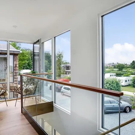 Amazing In With House Sea View *